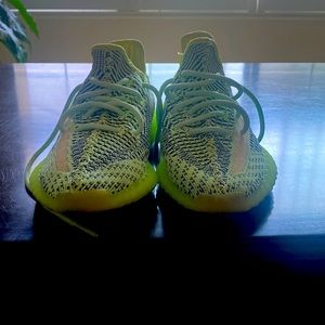 Yeezy boost lime green glow in the dark like new very good condition